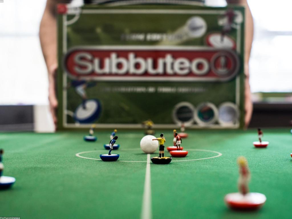 យុទ្ធសាស្ត្រសម្រាប់ការលេង: ការសង្កេតនិងការបង្កើតប្រព័ន្ធ