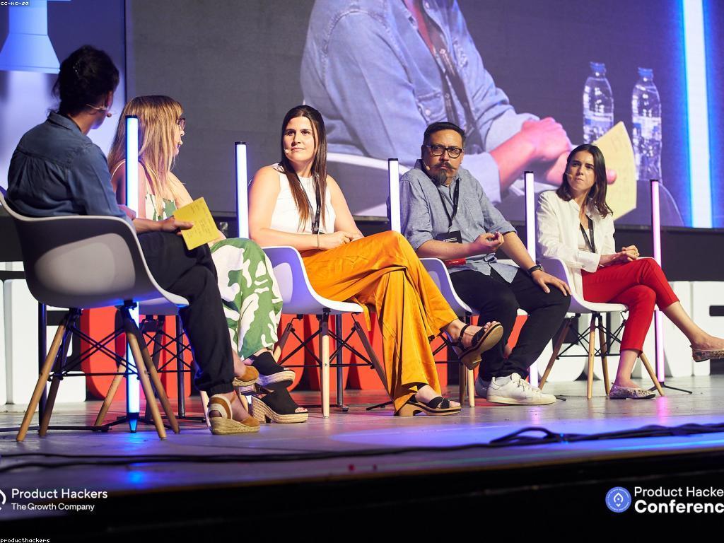 សេវាកម្មទីផ្សារឌីជីថល: ការបង្កើនអាជីវកម្មក្នុងសេវាកម្មយូអេសអេ